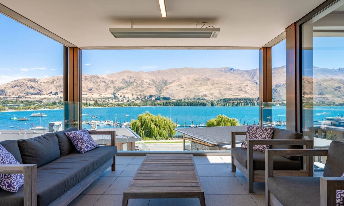 Wanaka Apartment | Lakeside Luxury 3 Bedroom