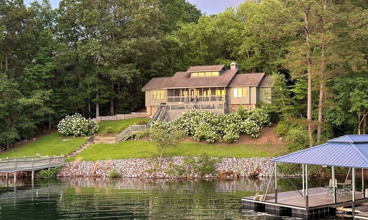Crane Hill House | Lakeside Luxury: Experience Tranquility in Our Remodeled Lake House Rental