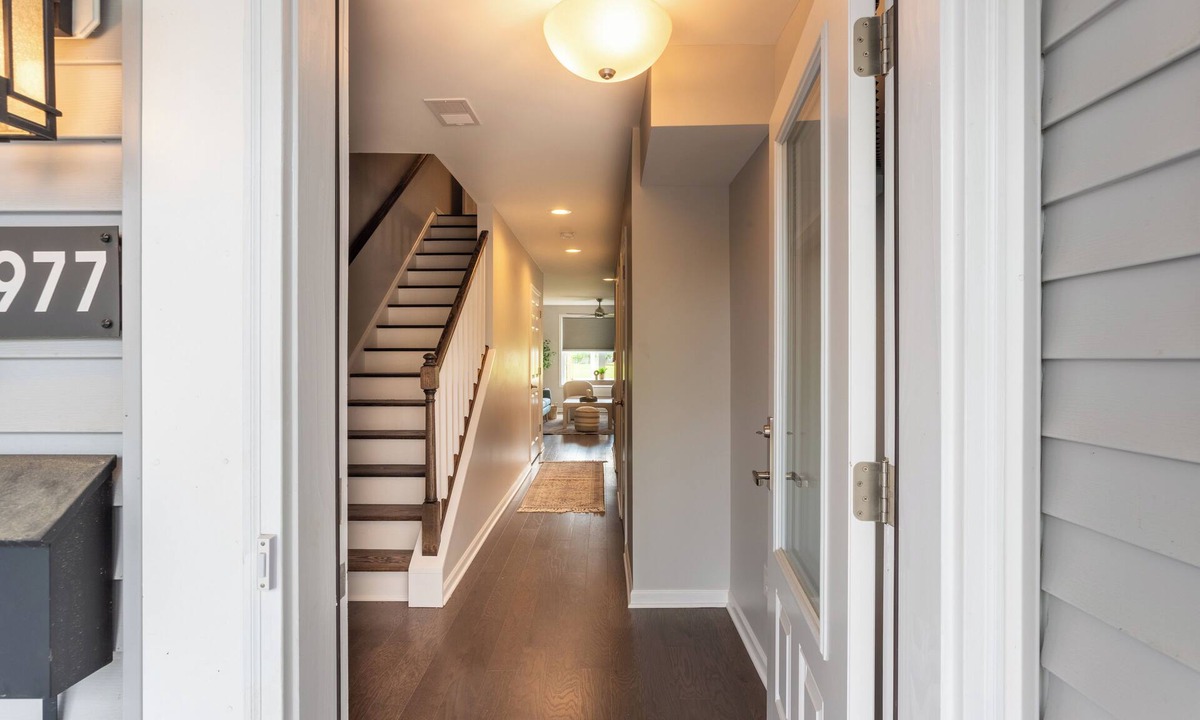 Lake Erie Beach Condo | Lakeside Oasis