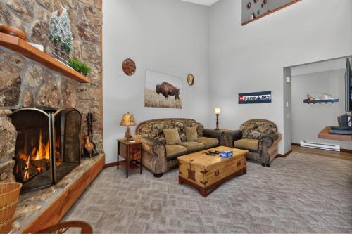 Silvercreek Apartment | Lakeview #B5