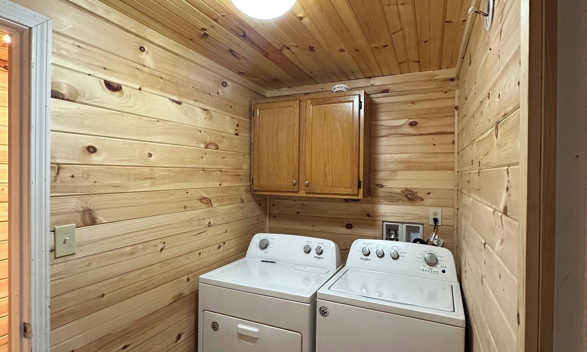 Auburn Apartment | Lakeview Central Hub