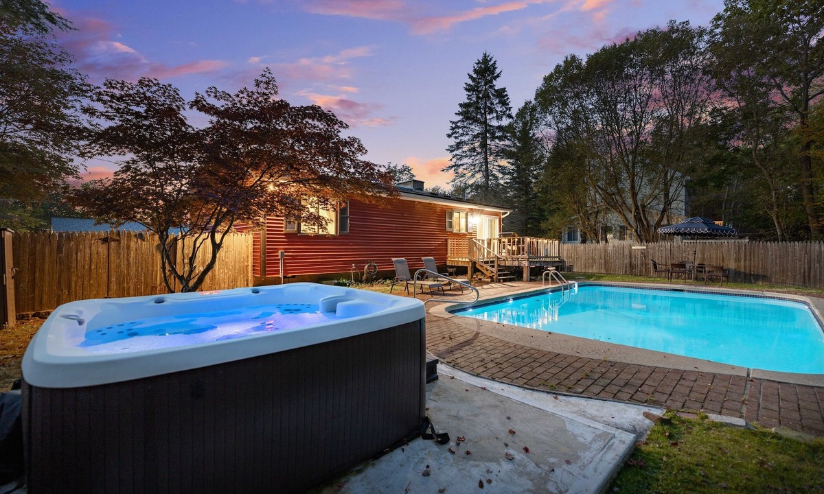 Tobyhanna House | Lakeview Family Retreat: Heated Pool w/Hot Tub