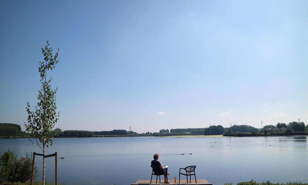 Bernisse House | Lakeview villa with swimming and fishing pier