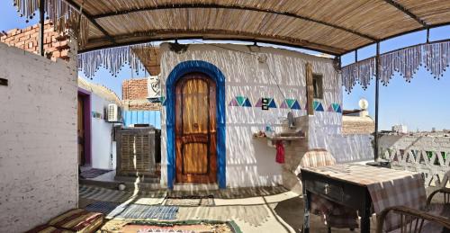Aswan House | Lale Hoste