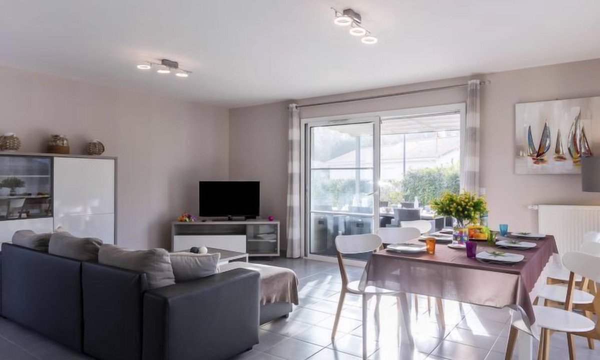 Mimizan-Plage House | Lamanchs by Interhome