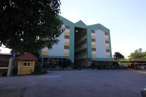 Mueang Nga Hotel | Lamphun Place