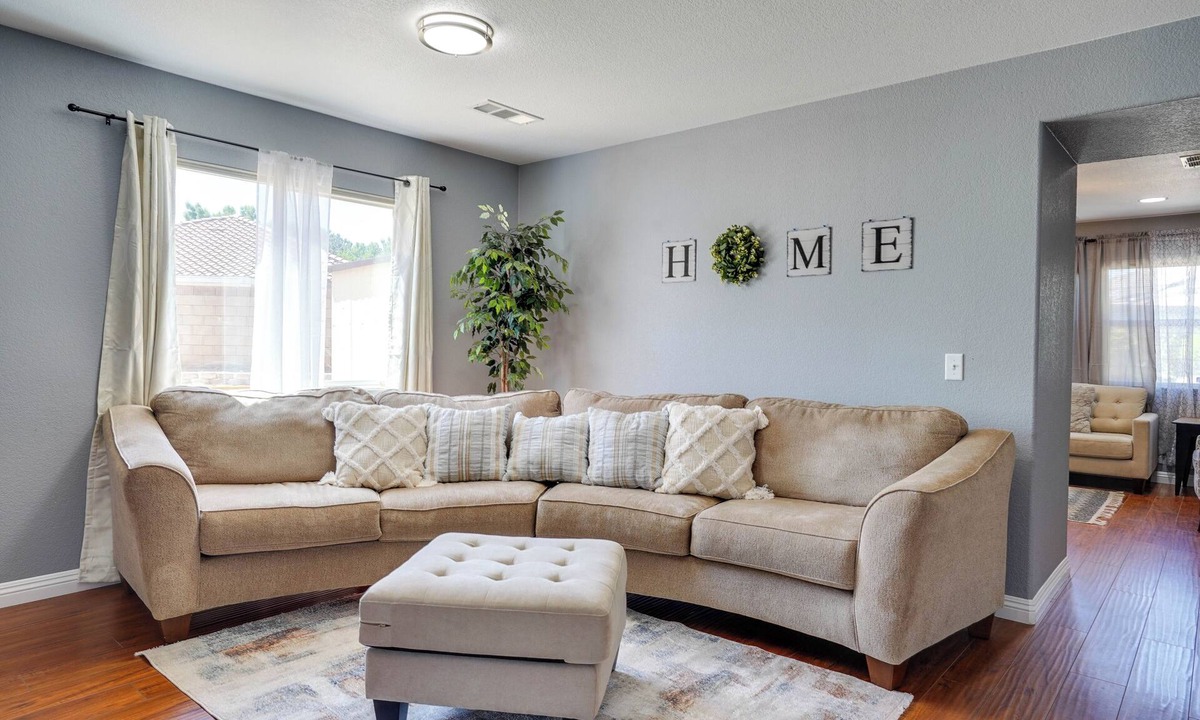 Lancaster House | Lancaster Retreat for Family!