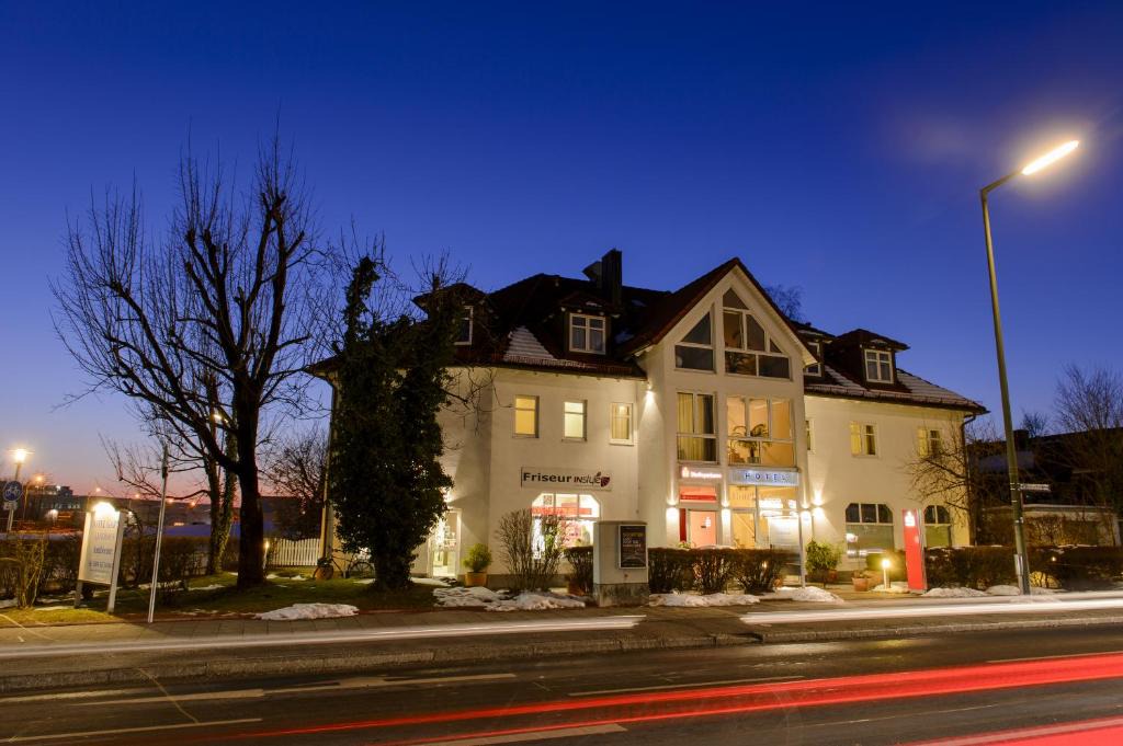 Hasenbergl-Lerchenau Ost Hotel | Landhaus Ambiente