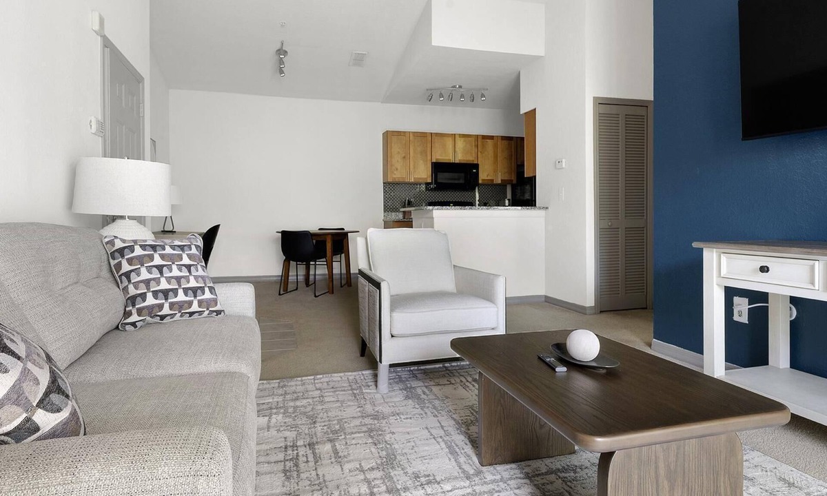 Gainesville Apartment | Landing | Amazing 1BD, Clubhouse, Tennis Court