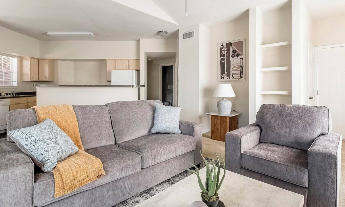 Southbelt/Ellington Apartment | Landing | Amazing 2BD, Clubhouse, Pool