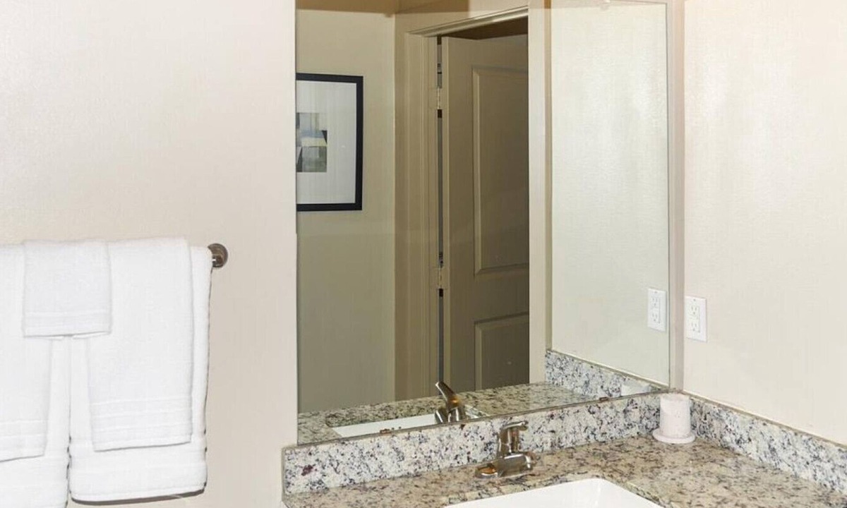Memorial Apartment | Landing at District at Memorial Apartments - 1 Bedroom in Memorial City