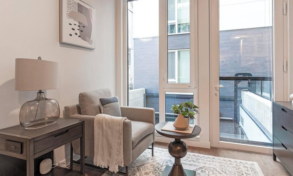 Mann Apartment | Landing | Beautiful 1BD, Game Room, Rooftop Lounge