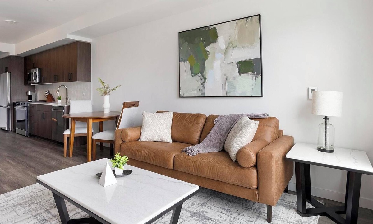 Crown Hill Apartment | Landing | Beautiful 1BD, Gym