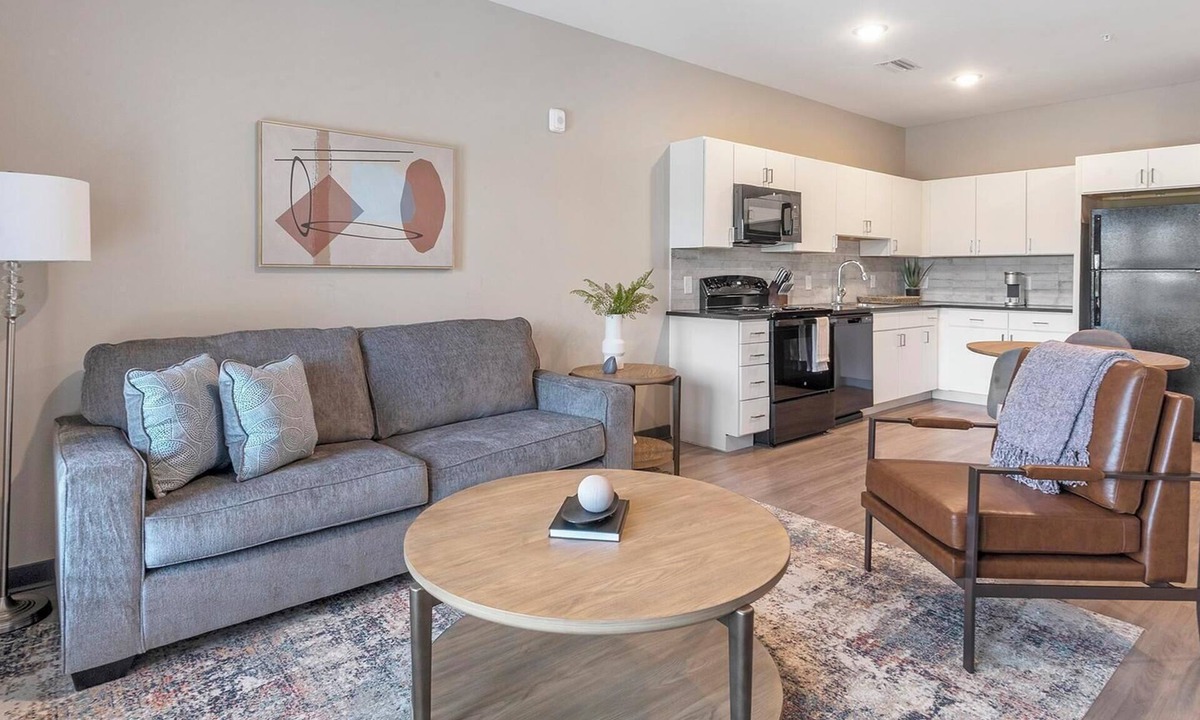 Pinch District Apartment | Landing | Beautiful 1BD, Rooftop Lounge, Gym