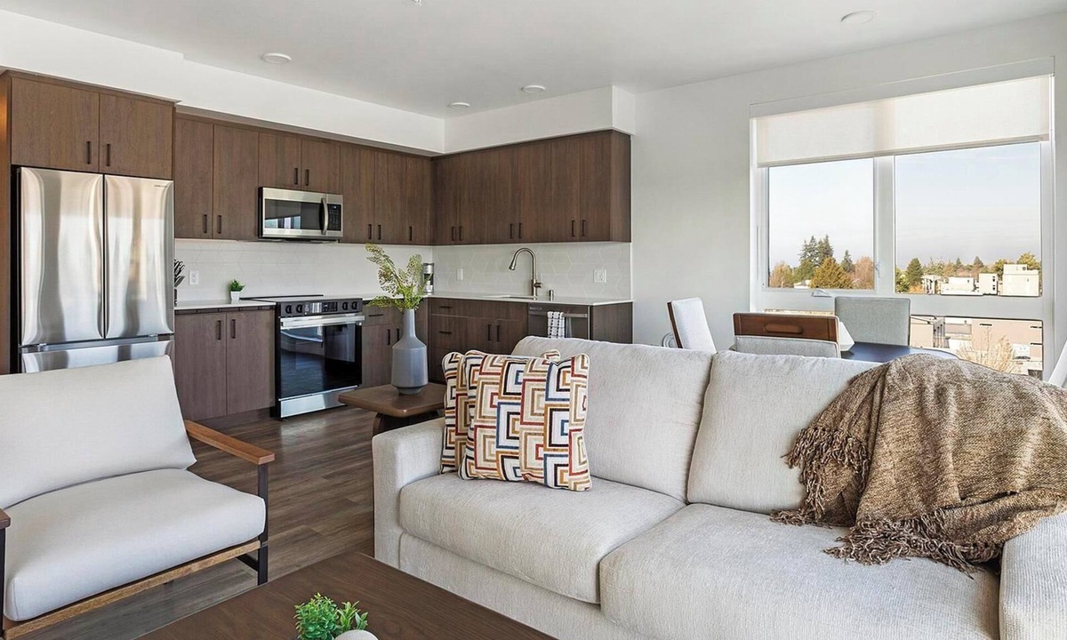 Crown Hill Apartment | Landing | Beautiful 2BD, Gym