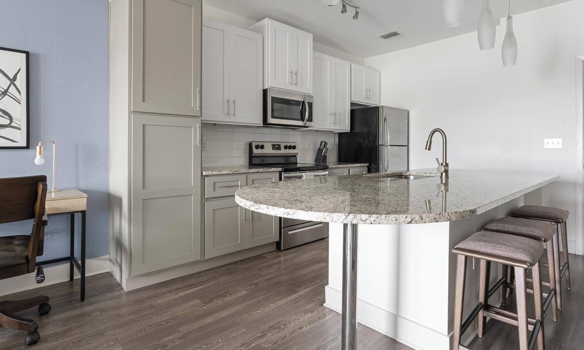 Venice Apartment | Landing | Beautiful 2BD, Pool, Clubhouse