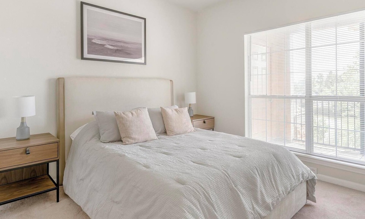 Southbelt/Ellington Apartment | Landing | Beautiful 2BD, Clubhouse, Pool
