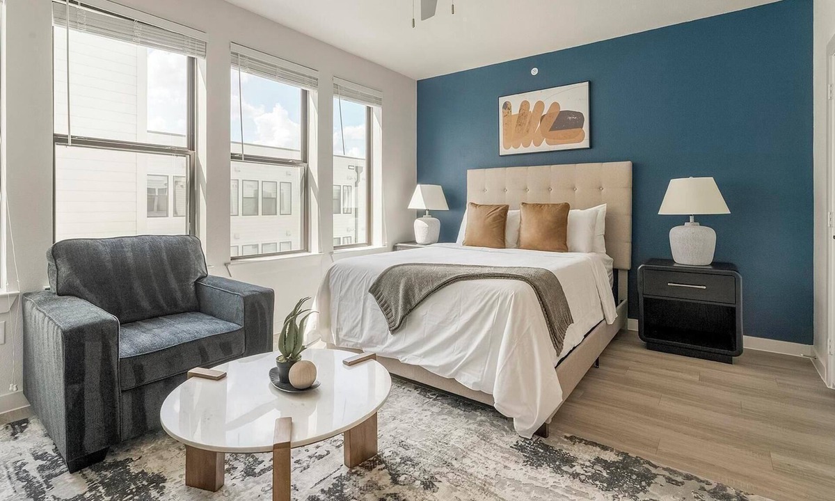 Sweetbriar Apartment | Landing | Beautiful Studio, Pool, Gym