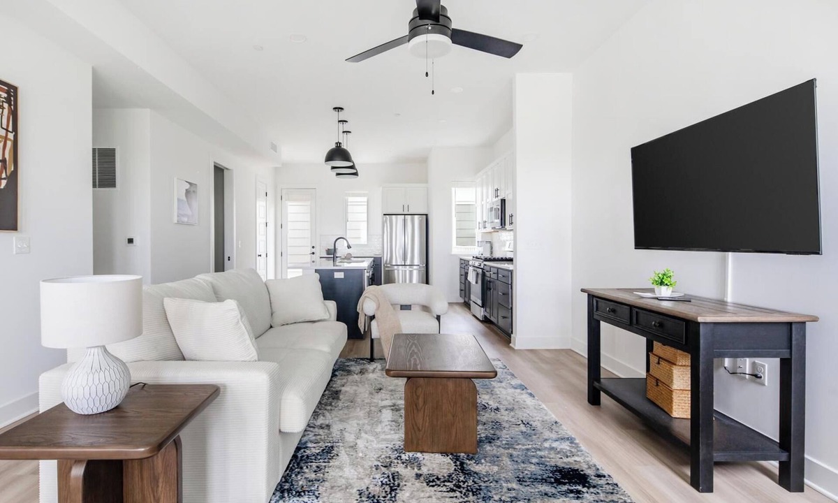 Lee's Summit Apartment | Landing | Beautiful 2BD in Lee's Summit
