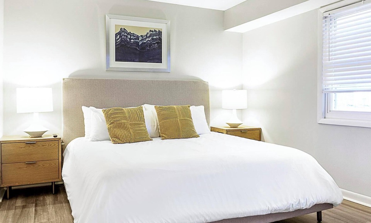 Indianapolis Apartment | Landing | Chic 1BD, Gym, Pool