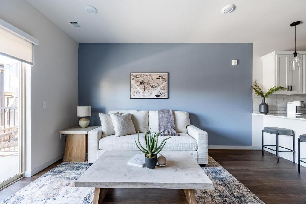 Prescott Valley Apartment | Landing Chic 1BD Gym Pool