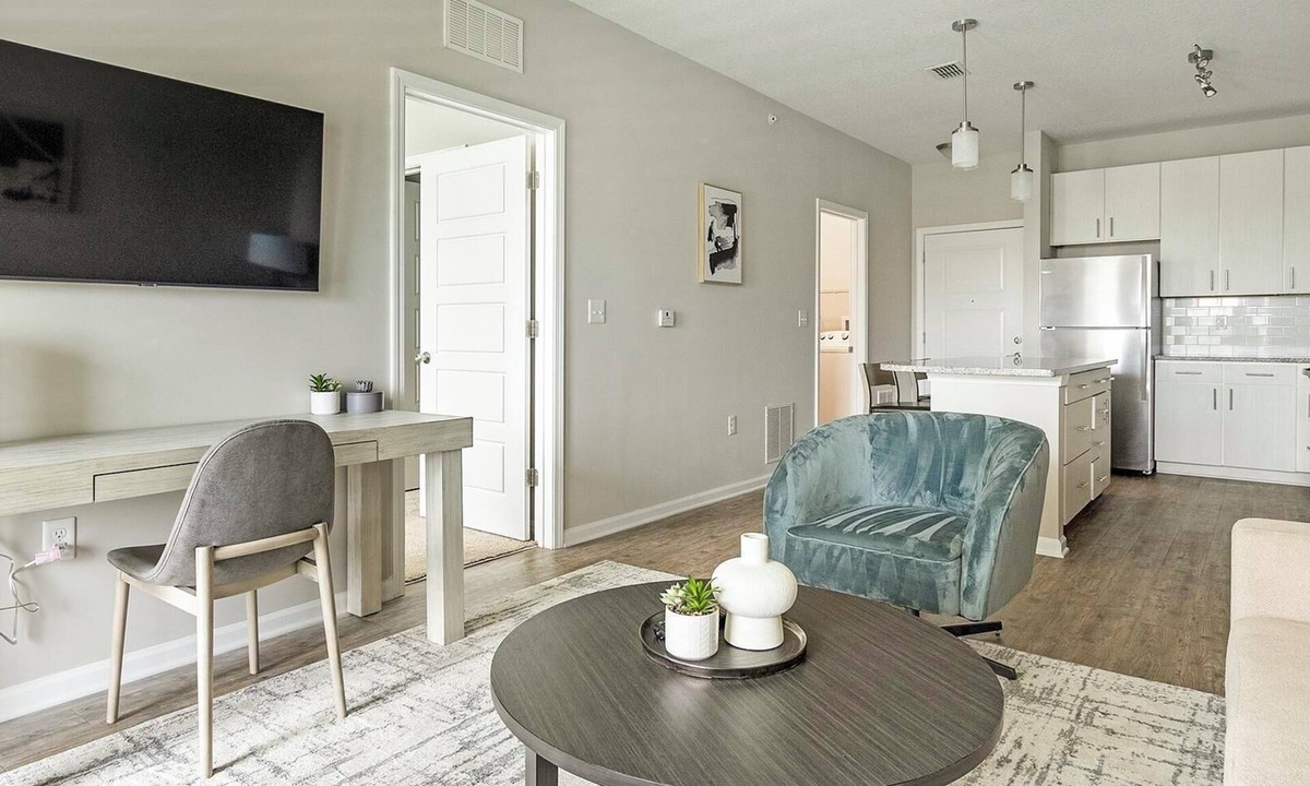Land O' Lakes Apartment | Landing | Chic 1BD, Pool, Clubhouse