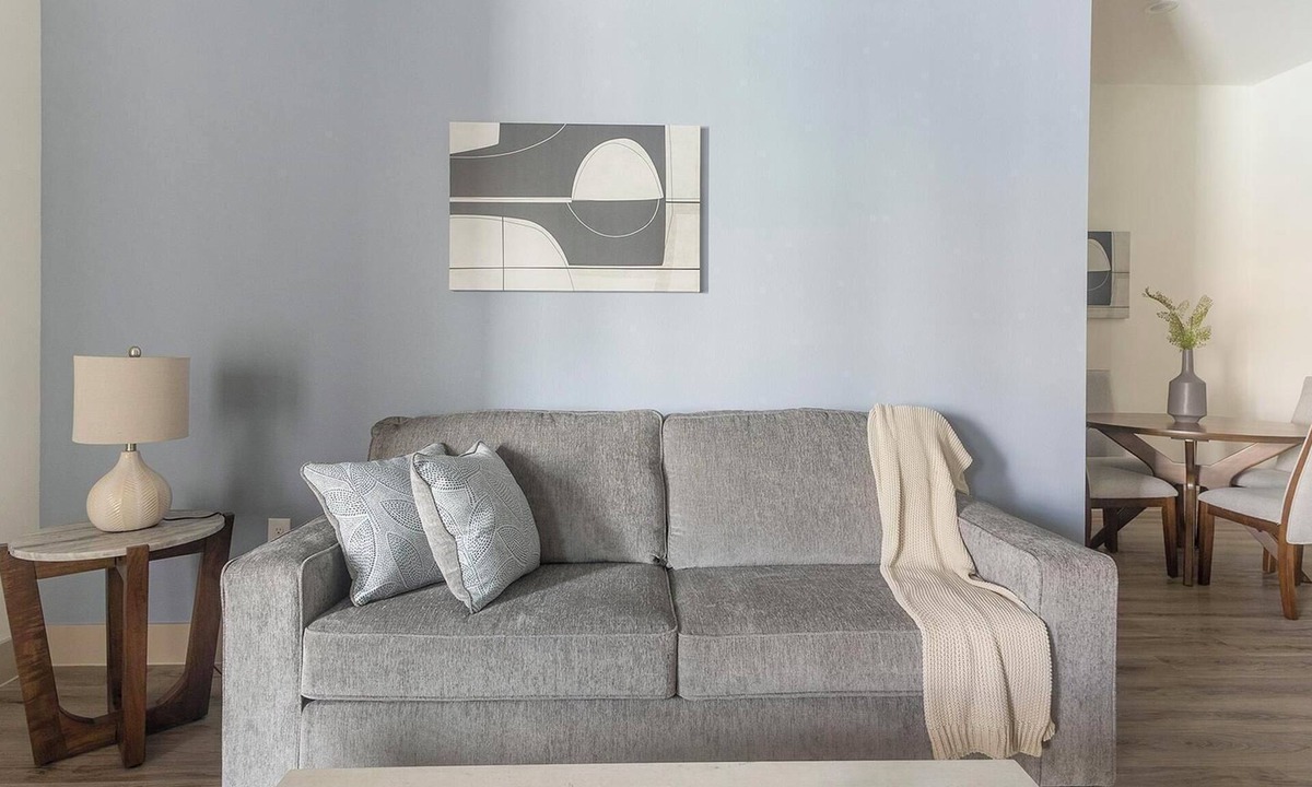 Addicks Apartment | Landing | Chic 2BD, Courtyard, Yoga Studio