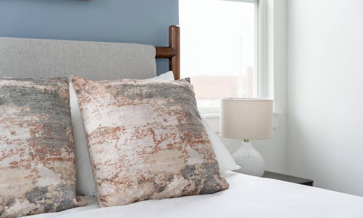 Lee's Summit Apartment | Landing | Chic 2BD in Lee's Summit