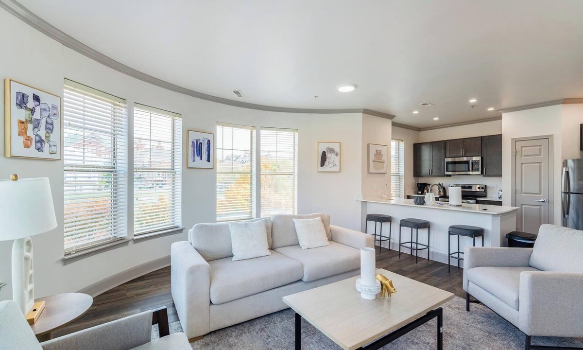 Corryville Apartment | Landing | Chic 2BD, Pool, Gym