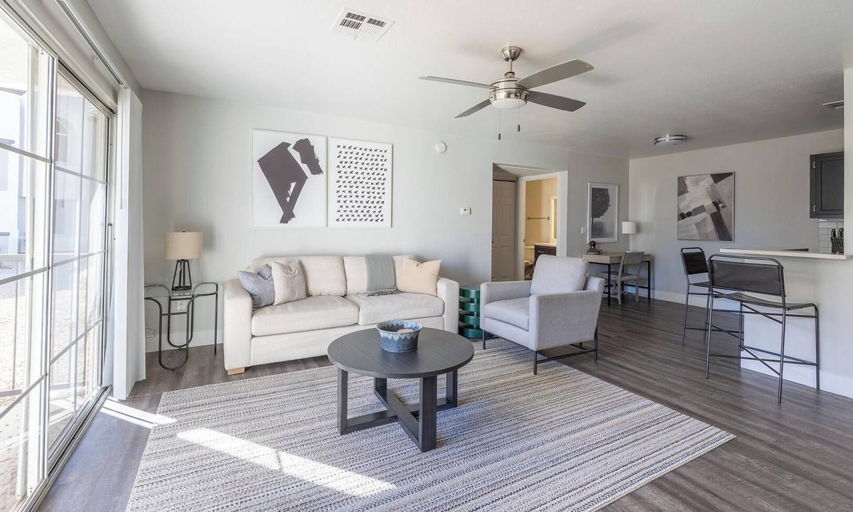 Greenbell Apartment | Landing | Chic 2BD, Pool, Gym