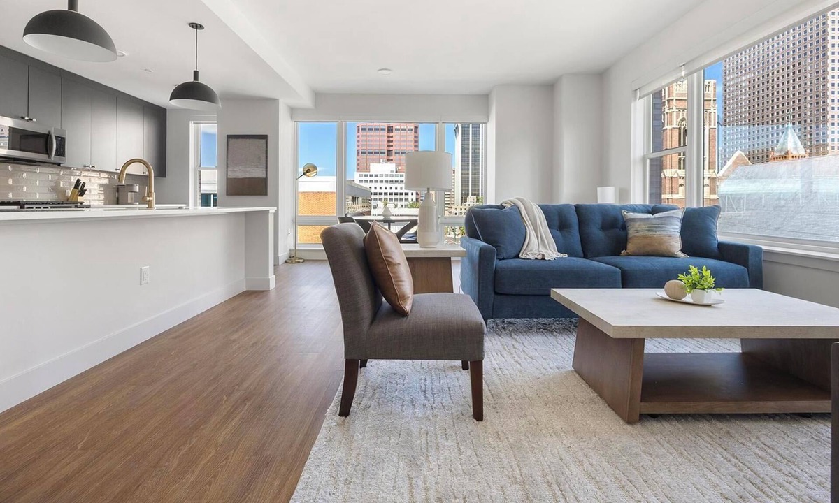 Uptown Apartment | Landing | Chic 2BD, Rooftop Lounge, Gym