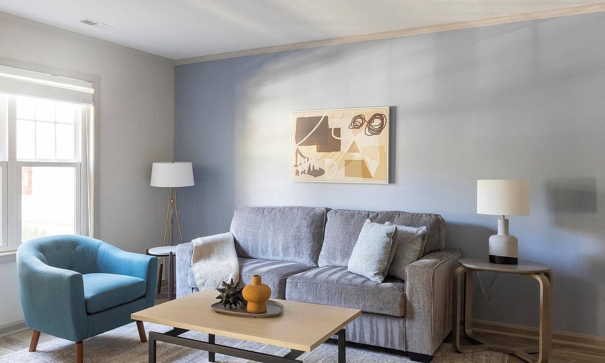 Crabtree Apartment | Landing | Chic 2BD, Tennis Court, Pool