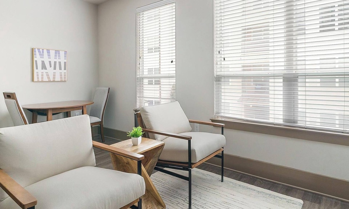 Washington Ave./ Memorial Park Apartment | Landing | Chic Studio, Clubhouse, Gym