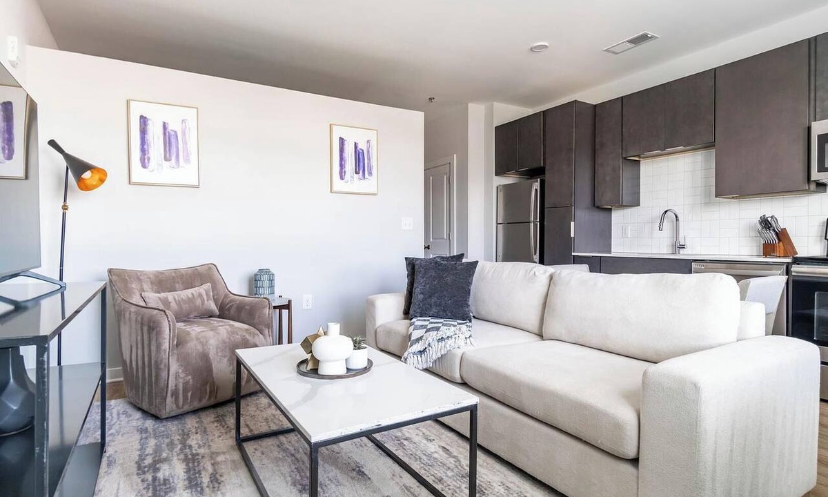 Downtown Apartment | Landing | Chic Studio, Pool, Yoga Studio