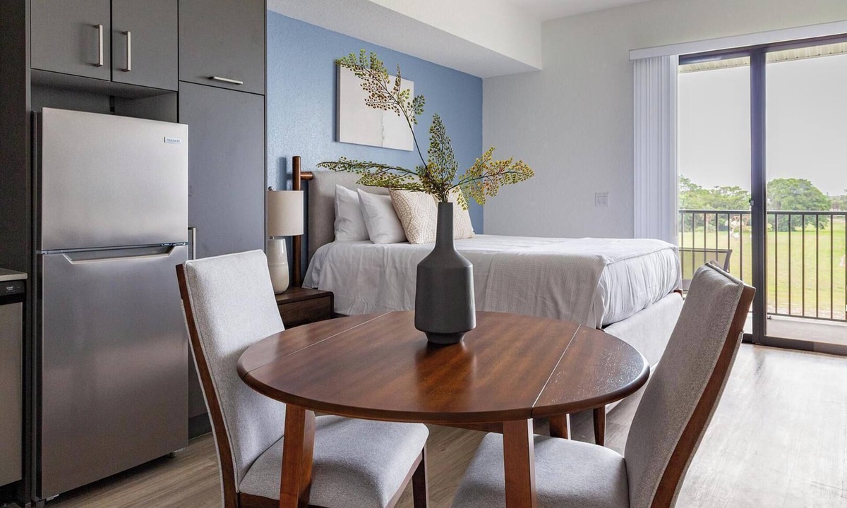 Golden Gate Apartment | Landing | Chic Studio, Gym, Clubhouse