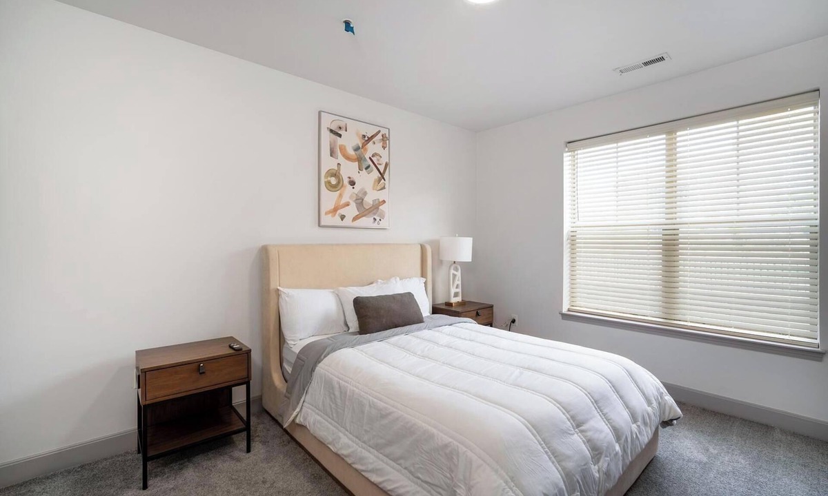 Corryville Apartment | Landing | Incredible 2BD, Clubhouse, Gym