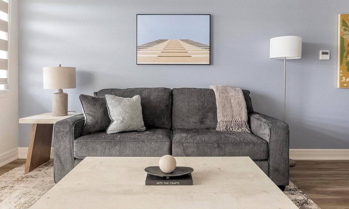 Johnstown Apartment | Landing | Incredible 2BD, Gym, Yoga Studio
