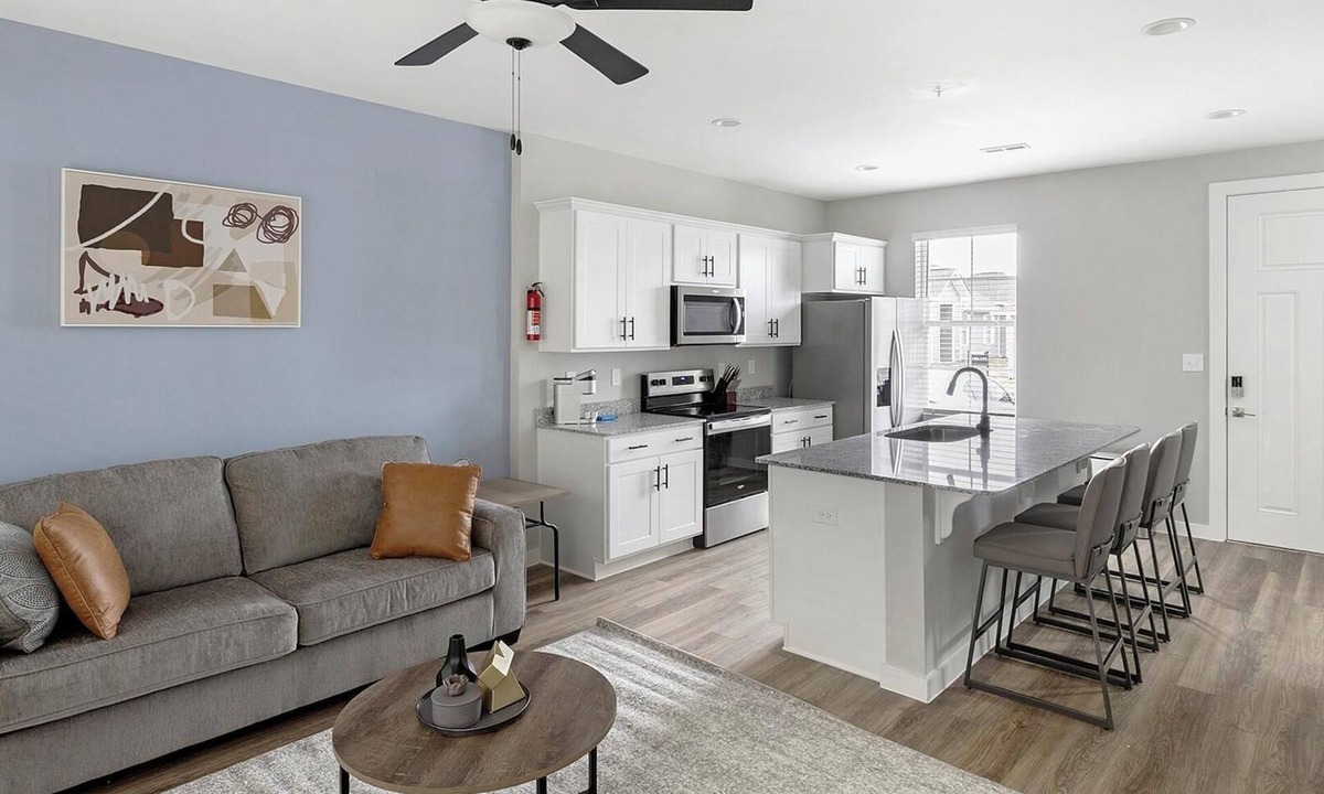 Madison Apartment | Landing | Incredible 2BD, Courtyard, Pool