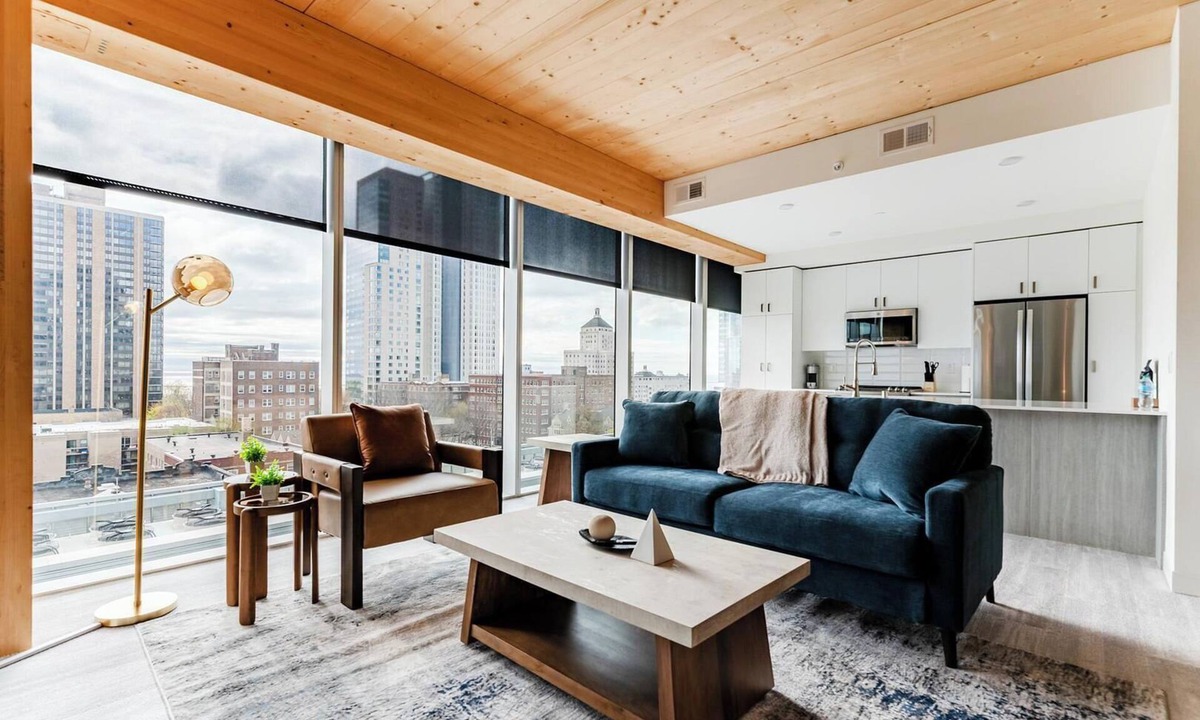 East Town Apartment | Landing | Incredible 3BD, Gym, Pool