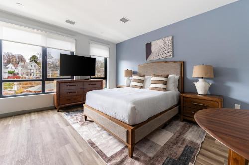 Haverhill Apartment | Landing Incredible Studio Gym Pool