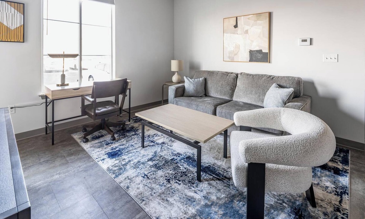Springfield Apartment | Landing | Incredible 3BD, Courtyard