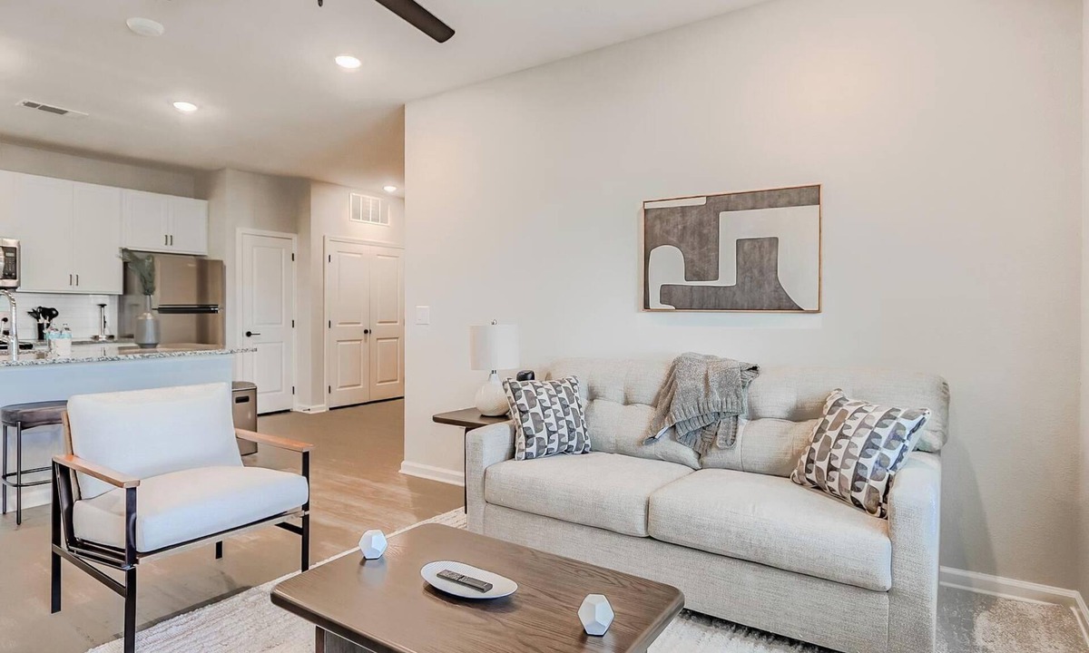 San Marcos Apartment | Landing | Modern 1BD, Clubhouse, Gym
