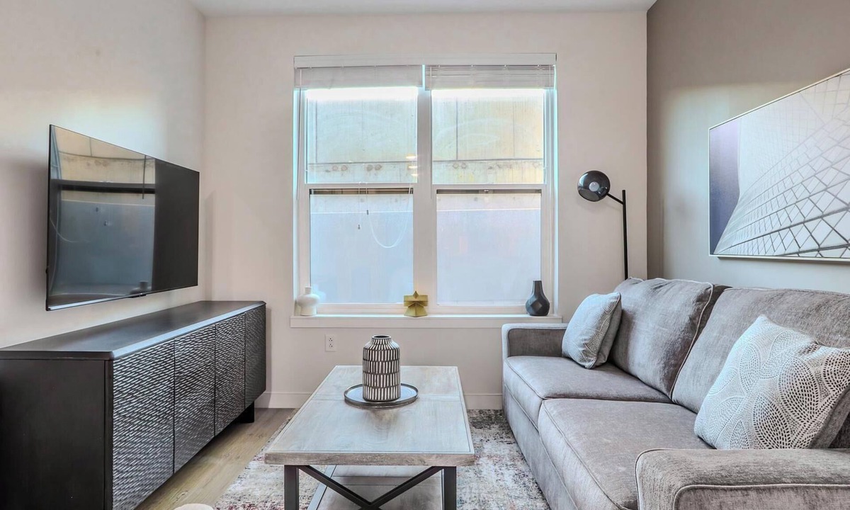 Ithaca Apartment | Landing | Modern 1BD, Gym