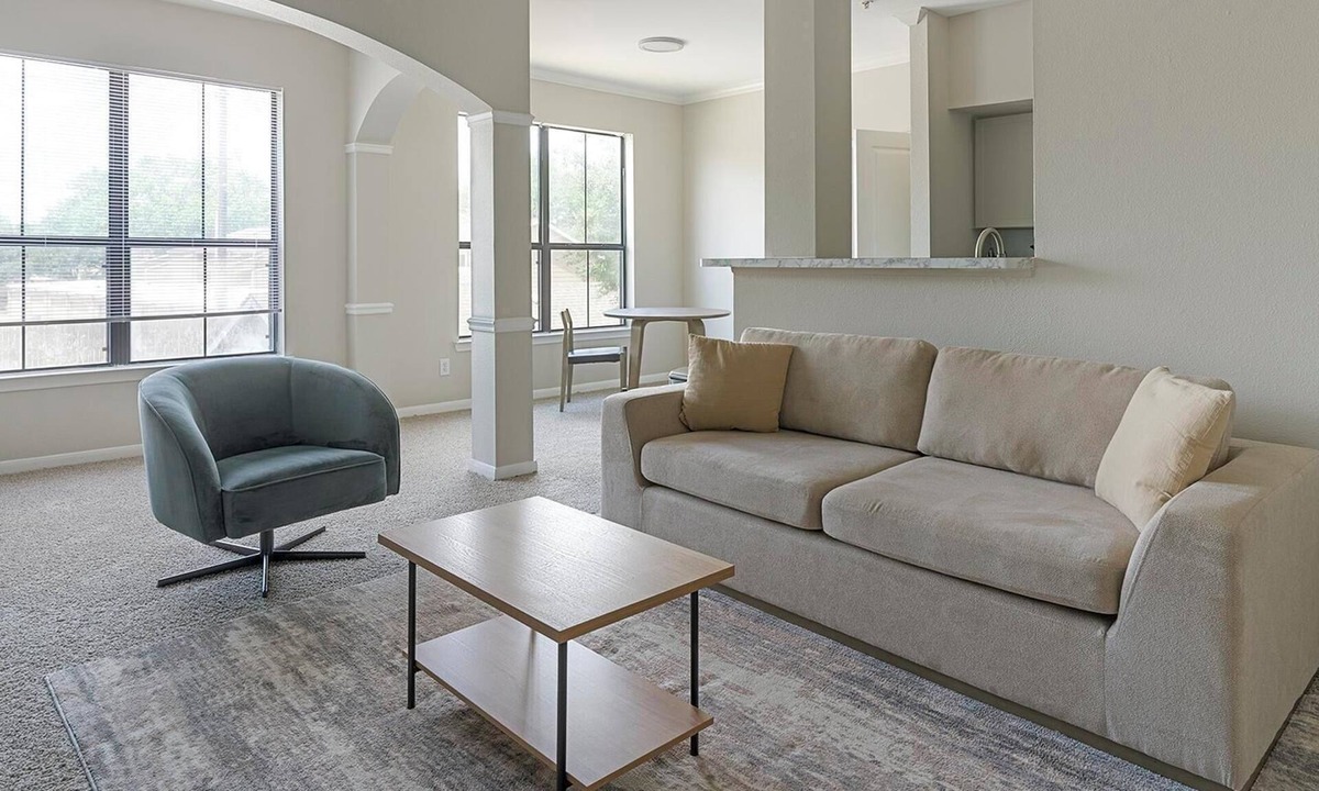 Briarforest Apartment | Landing | Modern 1BD, Pool, Gym