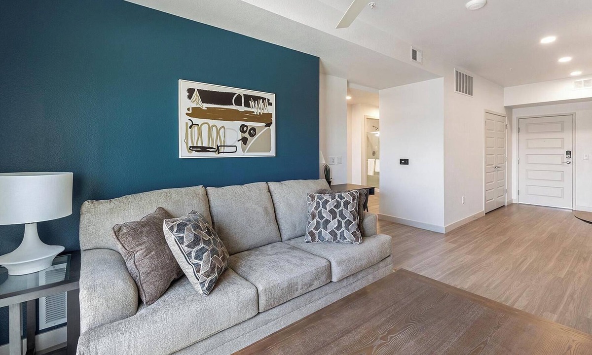 North Mountain Apartment | Landing | Modern 1BD, Pool, Gym