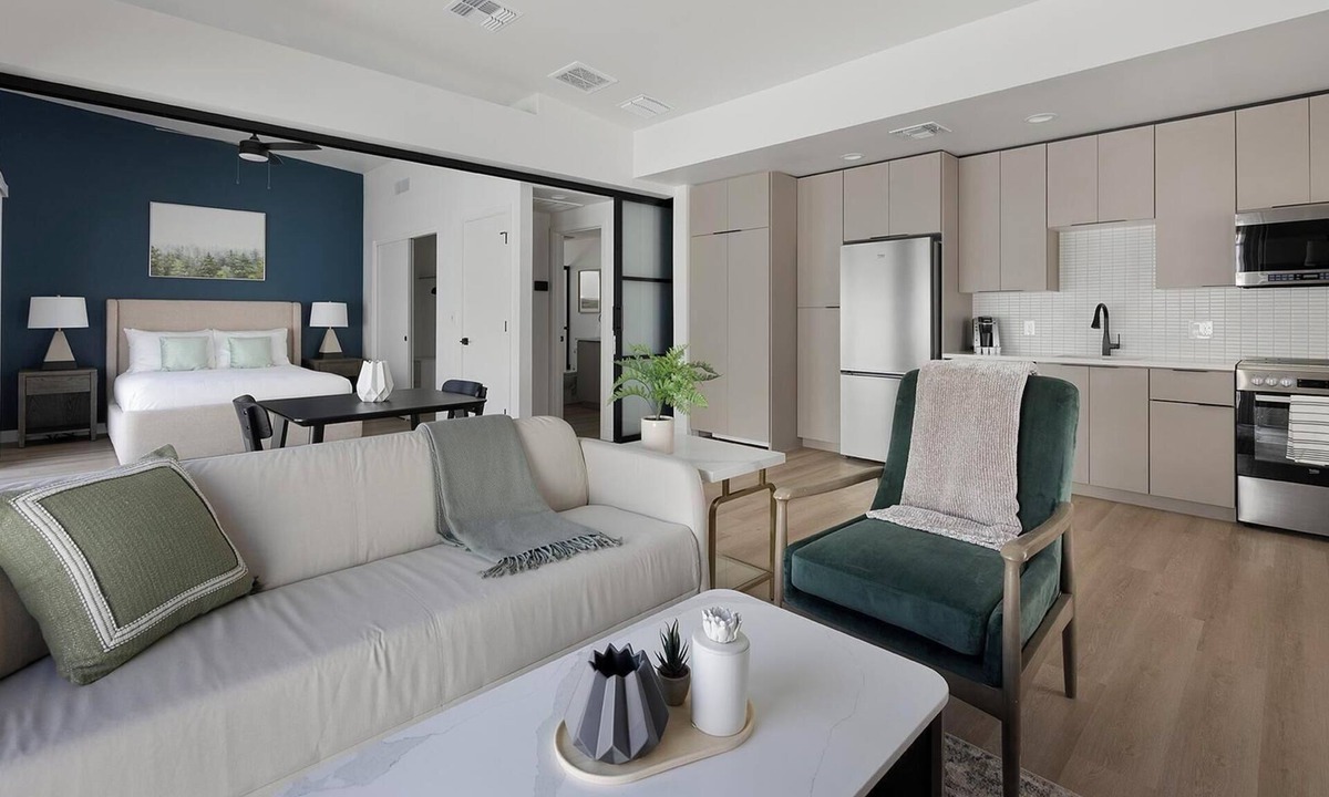 North Mountain Apartment | Landing | Modern 1BD, Pool, Game Room