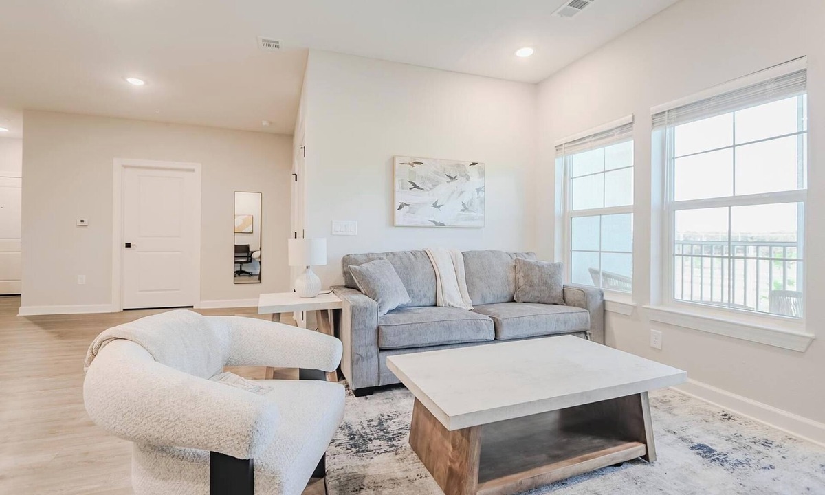 Fort Myers Apartment | Landing | Modern 1BD, Pool