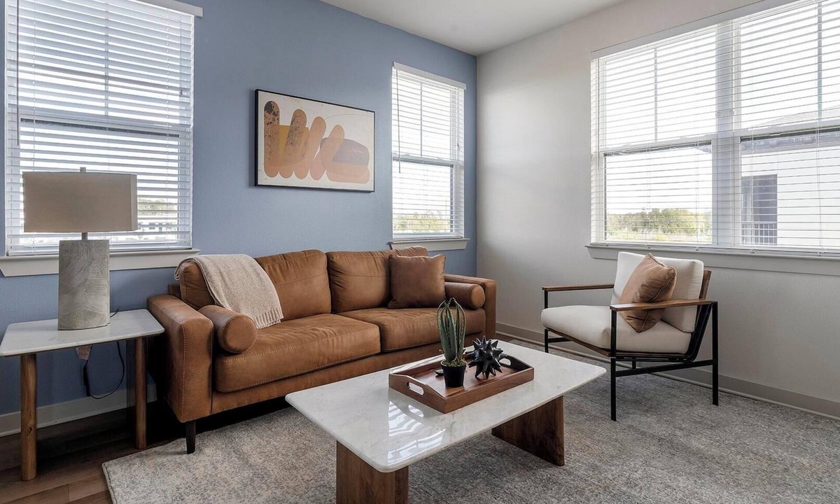 Biggar Apartment | Landing | Modern 2BD, Gym, Clubhouse