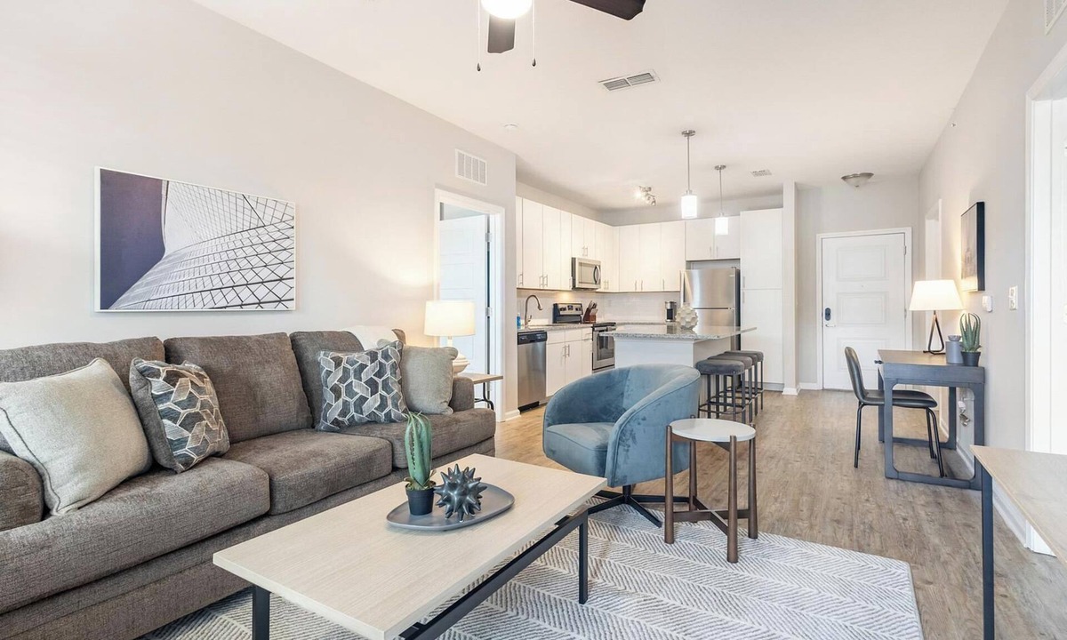 Land O' Lakes Apartment | Landing | Modern 2BD, Clubhouse, Gym