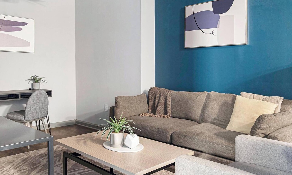 South Nashville Apartment | Landing | Modern 2BD, Clubhouse, Gym